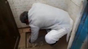 Amazing - Madhya Pradesh Minister Cleans School Toilet With Bare Hands...