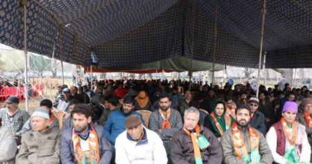 Despite Fear Of Retaliation Hundreds Attend First BJP Convention In Kashmir Leaders Say Party Gaining Ground