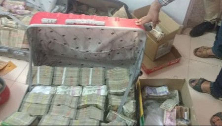 I-T Raids Expose Rs 281 Cr 'Collection Racket' in MP