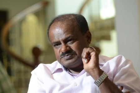 Kumaraswamy says Modi uses makeup: Political relevance??