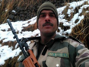 Sacked BSF jawan, who complained about bad food, to contest against Modi from Varanasi