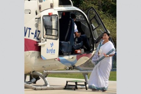 mamata banerjee’s chopper loses its way while campaign enquiry ordered