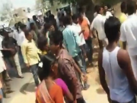 one worker each from tdp and ysr congress killed as clashes break out in andhra pradesh during polling