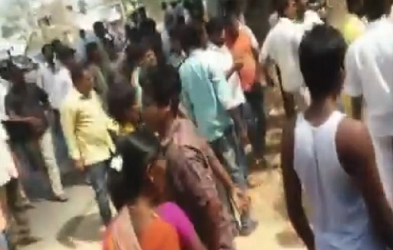 one worker each from tdp and ysr congress killed as clashes break out in andhra pradesh during polling