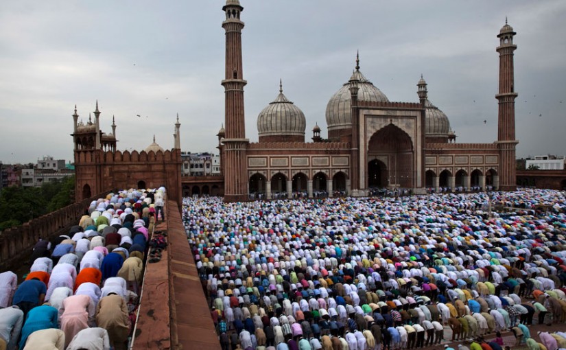 Sabarimala Issue Again As Mosques Donot allow Women Enter To Offer Prayers