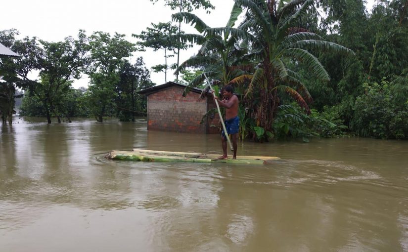 असम में ब्रह्मपुत्र बाढ़ की स्थिति गंभीर