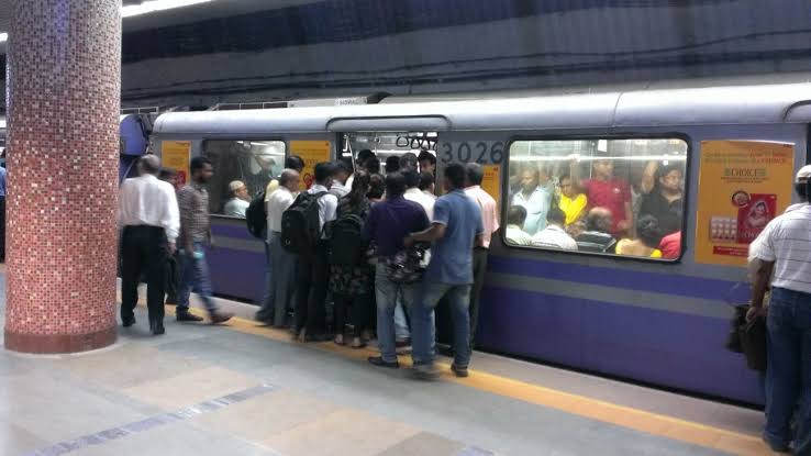 Kolkata Metro Ran Open Risky Attempt To Run 25 Km