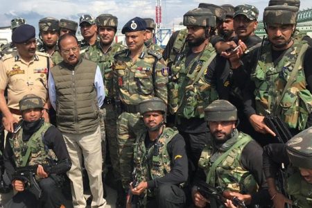 एनएसए अजीत डोभाल जम्मू-कश्मीर में आतंकवादी क्षेत्र शोपियां गए