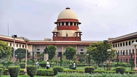 Supreme Court orders Unnao victim and lawyer to be shifted to Delhi