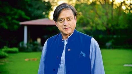Shashi Tharoor Praises Modi Kerala Congress Party Upset With Leader