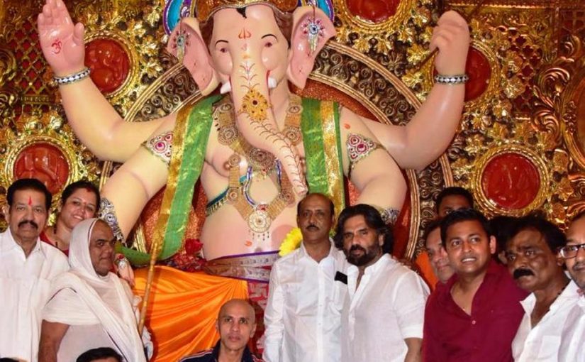 Bollywood Actors Sanjay Dutt Shilpa Shetty Family Celebrates Ganesh Chaturthi Today