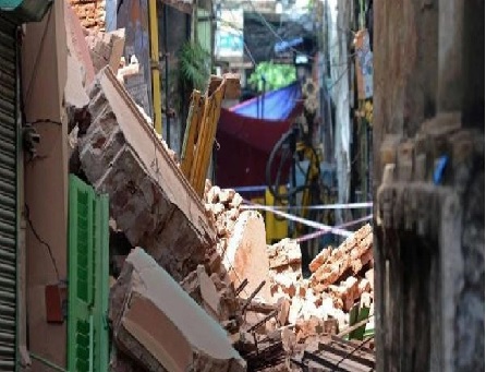 Water Permeable Rocks Aquifer Surface Below Layer In Kolkata City