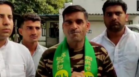 EX-BSF JAWAN, SACKED FOR VIDEOS OF POOR FOOD QUALITY, GETS LIFELINE