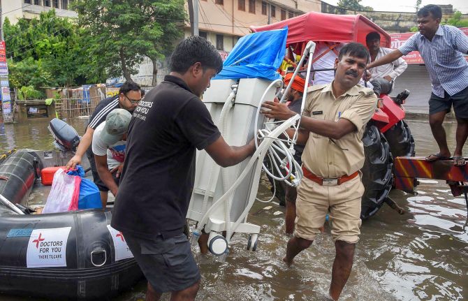 Bihar Flood Increases With Death Toll To 73 Normal Life Affected