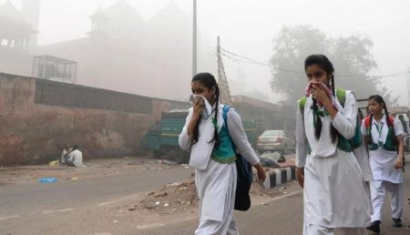 Increase In pollution Will Lead To 48 Crore Life Expectancy Reduce 7 years Early In India