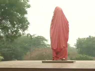Swami Vivekananda Statue In JNU Ruined Due To Fees Hike Students Protest