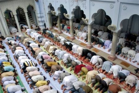 SUPREME COURT SAID NO TO LOUDSPEAKERS AT RELIGIOUS PLACES. ALLAHABAD HC FOLLOWS FOR 2 MOSQUES. SHOULDN'T ALL PLACES FOLLOW