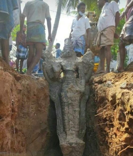 8 Feet Tall Ancient Idol of Lord Balaji Found in Tamil Nadu