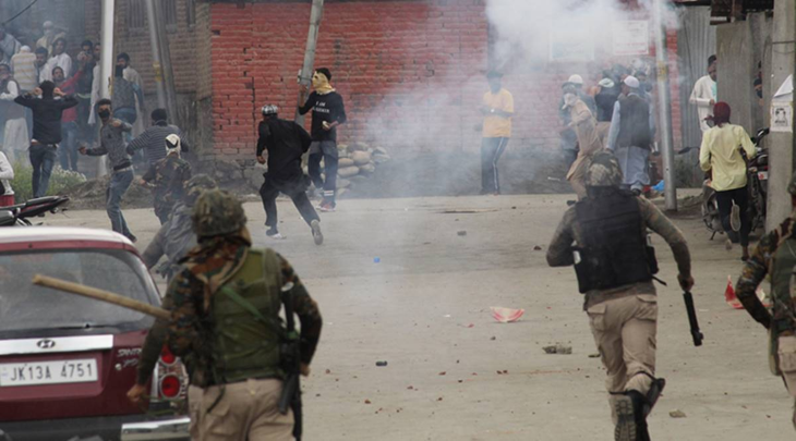 J&K Police To Deny Security Clearance For Passport, Govt Services To Stone Pelters