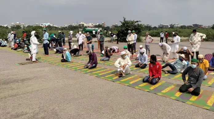 Why Namaz Should Be Done In Public Place? Gurugram Residents Continue To Protest Aagainst Namaz Being Done In The open, Sing Bhajans And Hold Placards
