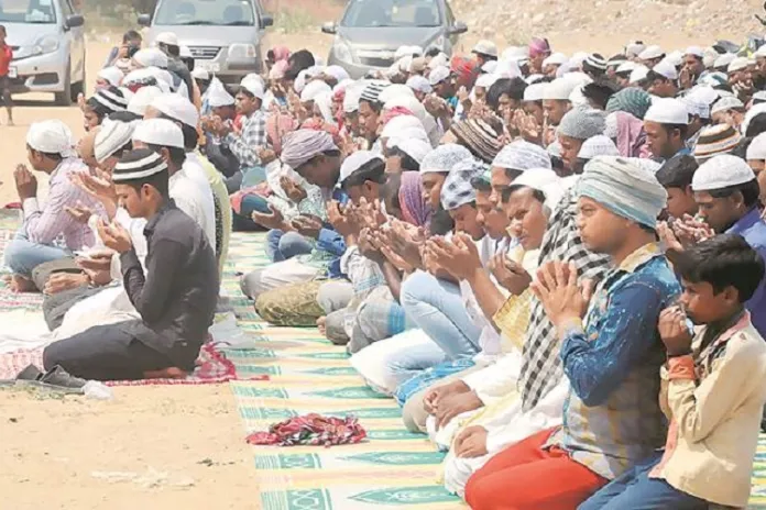 Gurugram Administration Withdraws Its Decision To Allow Namaz In 8 Public Places After Protests From Hindus