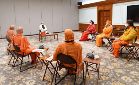 Modiji Met Sanyasis Regarding The Establishment Of Shankaracharya Temple And Research Centre