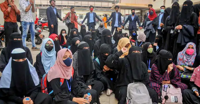 Leftist Portal The Wire Loses It After Karnataka High Court Hijab Verdict, Compares It To Death Camps Under Nazi Germany