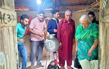 Pandits Hold Special Prayers